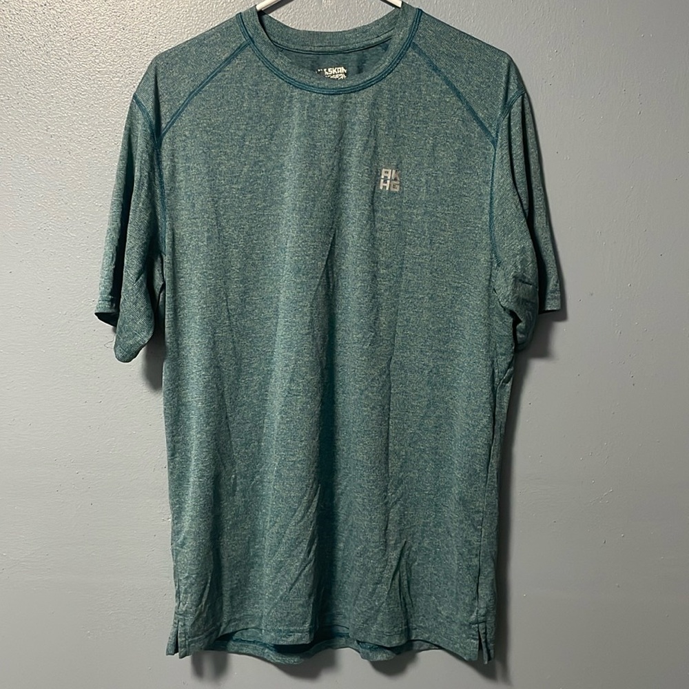 3 alaskan hardgear by Duluth trading company polyester tshirts medium